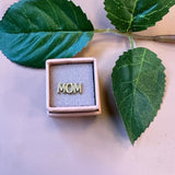 ONE PIECE ØRESTIK 7 FORSKELLIGE VARIANTER I GULD
Søde små one piece ørestikker i 7 forskellige varianter fra Friihof+Siig. De er belagt med 16 karat guld. Du vælger det ønskede varianter i menuen.
Ørestik
One piece
Belagt med 16 karat guld
Materiale: Messing belagt med 16 karat guld.
Mærke: Friihof+Siig