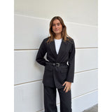 16380 BLACK CROCO BELT
Skind bælte i det fedeste krokodille print og med sølv spænde fra Depeche
Lækkert og blødt skind
Krokodille print
Sølv spænde
Findes i flere længder
Størrelsesguide: Findes i længde 85 og 95. Bæltet er 3,5 cm bredt.