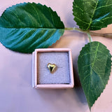 ONE PIECE ØRESTIK 7 FORSKELLIGE VARIANTER I GULD
Søde små one piece ørestikker i 7 forskellige varianter fra Friihof+Siig. De er belagt med 16 karat guld. Du vælger det ønskede varianter i menuen.
Ørestik
One piece
Belagt med 16 karat guld
Materiale: Messing belagt med 16 karat guld.
Mærke: Friihof+Siig