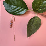 FRIIHOF+SIIG ROSE/NUDE PERLEØRERING MED KÆDE BAGPÅ IGULDBELAGT
Smukke forgyldte øreringe fra Friihof+Siig. Den forreste del af øreringen består fem forskellig farvet perler (rose, guld og grå beige) og den bagerste del af en lang kæde, som føres igennem øret og hænger bagerst. Kæden foran måler ca. 5 cm.
Ørestik og kæde
Rosa perle
Guld perle
Grå beige perle
Mærke: Friihof+Siig