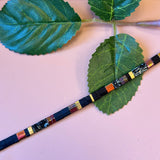 FRIIHOF+SIIG SORT/RUSTRØD PERLEARMBÅND MED FIREKANTET GLASPERLE OG GULD LÅS
Fint perlearmbånd med firekantet glasperler i farverne sort, guld, og rustrød fra Friihof+Siig. Perlerne sidder på en wire snor og har en guld lås.
Wire snor
Små perler
Måler ca. 17,5 cm.
Forlænger måler ca. 1,5 cm.
Materiale: Messing og forgyldt med 16 karat guld.