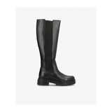 Sorte langskaftede støvler med elastik på den ene side og lynlås på den anden side de har runde snuder set forfra