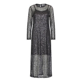 LOVE1238-18090-000
Smuk paillet kjole fra LOVE&DIVINE. Love1238 har rund hals, lange ærmer. Kjolen har en underkjole og sidder let tætsiddende, den lukkes med en lille knap i nakken. Man kan også bruge den uden underkjolen også have et fint sæt undertøj sæt på. Den perfekte kjole en årets julefrokost elller nytår.
Rund hals, lange ærmer, underkjole og let tætsiddende
Pailletter
Sort
Størrelsesguide: Kjolen er normale i størrelsen.