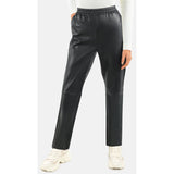 LOVE928-BLACK
Eksklusiv læderbuks med lange lige ben fra LOVE&DIVINE. Bukserne har en høj talje med elastik. Bukserne har en lommer i hver side.
Ægte lammeskind
Elastik i taljen, skårlommer
Sort
Størrelsesguide: Skind bukserne er normal til rummelig i størrelsen, så svinger du mellem 2 størrelser, så tag det mindste