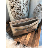 champagne farvet kreditcard holder eller pung med flap og knap set åben