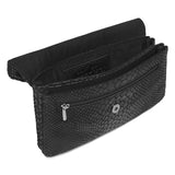 PURSE CREDIT CARD HOLDER BLACK CROCO
Denne lille skønne pung fra Depeche, har et klassisk og tidsløst design. Farven er en klassisk sort med krokodille print, den lukkes med knap og der medfølger bælte, så den kan bruges som talje taske.
Lukkes med knap
Klassisk sort
Krokodille print
Fås i flere farver
100% skind
H: 18 x L: 10.5 D: 2 cm
Indvendigt: Pungen er inddelt i tre sektioner med plads til kreditkort derudover har pungen en lynlås lomme til mønter. 