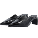 ROWE HEEL CUTINE MULE BLACK MEDINA
Flotte spidssnudet lak højehæle fra kollaktation MEDINA BIANCO. Skoen er åben i hælen og har en virkelig bløde sål med gode trædepuder. Hæl er også perfekt, til dem der ønsker en let og nem højhælet sko.
Lak
Højehælet (højde 6 cm og brede 4 cm. på hælen)
Sort
Spidssnude