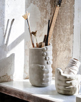 Stor Handy og lille Handy i vindueskarm