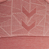 Rosa sportstop fra Hummel med smalle regulerbare stropper som går ned i på ryggen i en klassisk bryderyg den har lavet i et strækbart og sømløst materiale set tæt på hummel vinkler på ryggen