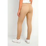 sand farvede bukser med paspel lommer og by asbæk model set bagfra