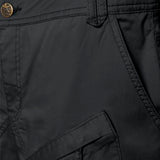 Sorte shorts med lommer og nitter