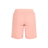 Bløde og dejligt shorts i en støvet rosa farve fra Kaffe de har ribkanter snøre i livet og dybe lommer fortil set bagfra