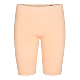 Nude farvet indershorts som sidder til i benene set forfra