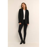 Sort halvlang blazer med knap og lommer den har dyb revers og sation foer indvendig set forfra på kaffe model