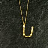 Halskæde med bogstav vedhæng