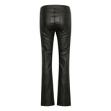 ADA FLARED PANTS BLACK DEEP

Sorte coatede leggings med flared ben fra&nbsp;Kaffe. Drømmer du om skindbukser, men er økonomien ikke lige til det, er her et rigtig godt bud på en prisvenlig udgave. Ada coated leggings ligner på afstand, stramme skindbukser, men koster kun en brøkdel og samtidig er de virkelig behagelige at have på.

Leggingsen&nbsp;er allround - hverdag og fest - med stiletter, støvler eller sneaks - som buks eller som leggings under kjoler og tunikaer. Vi medgiver disse jeans vores varmeste