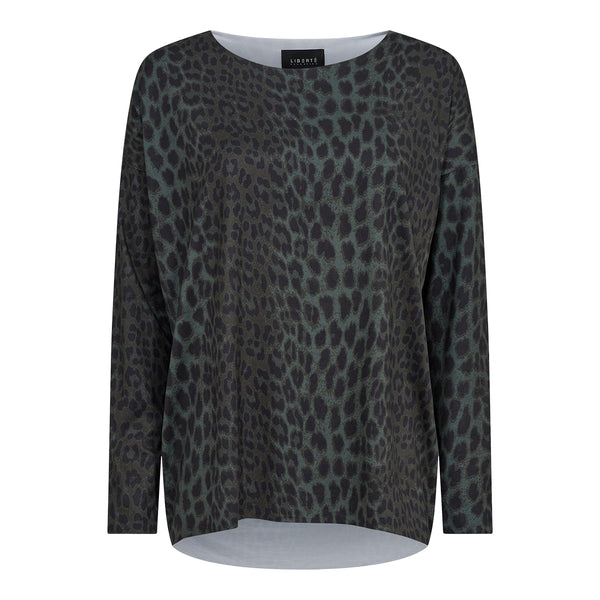 Lang ærmet bluse med grønt og sort leopard print den har runs hals og lange ærmer set forfra