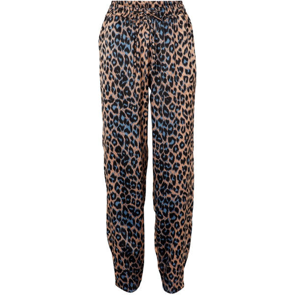 Brune leopard bukser med et blåt twist bukserne har elastik og bindebånd i taljen samt skrålommer set forfra