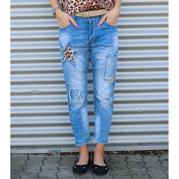 baggy jeans fra boho love med lapper leo stjerne og palietter på benene