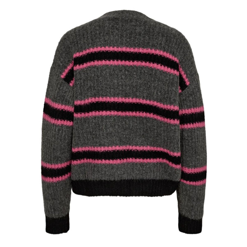 FRO CARGIDAN DARK GREY BLACK PINK STRIPE&nbsp;

Super lækker strik cardigan fra Liberté. Fro cargidan er lavet i et flot farvespil af grå, sort og pink. Den har rund hals med v-udskæring og ribkant, lange ærmer der afsluttes med en ribkant og i bunden af strikken. Strikken har en løs og virkelig blød og behagelig pasform.&nbsp;



Rund hals med v-udskæring, lange ærmer og rib kant&nbsp;
Stribet
Farverne er grå, sort og pink
Løs pasform