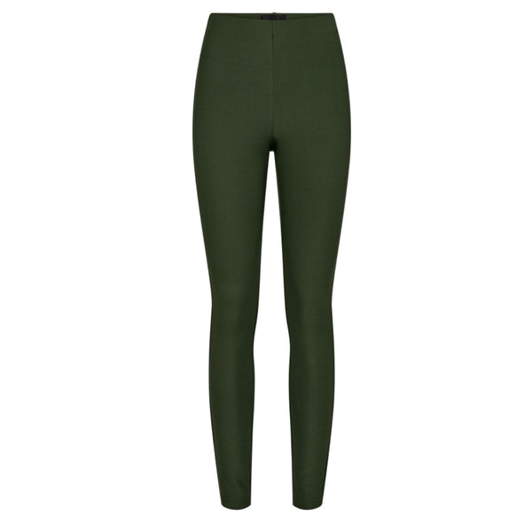 HENNE LEGGINGS ARMY

Super lækre tykke elastiske leggings fra Liberté. Henne leggings har en bred elastik i taljen og de har en normal talje højde. De er i army/grøn farve og lidt matte i looket.



Elastiske leggings
Lækre bløde og tykke
Helt army grønne og lidt matte
Tætsiddende pasform


Størrelsesguide: Henne leggings er normal i størrelsen.&nbsp;