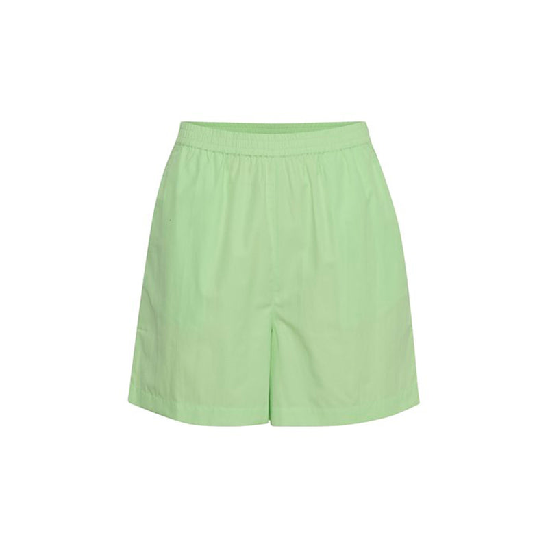 lysegrønne shorts med elastik i livet set forfra