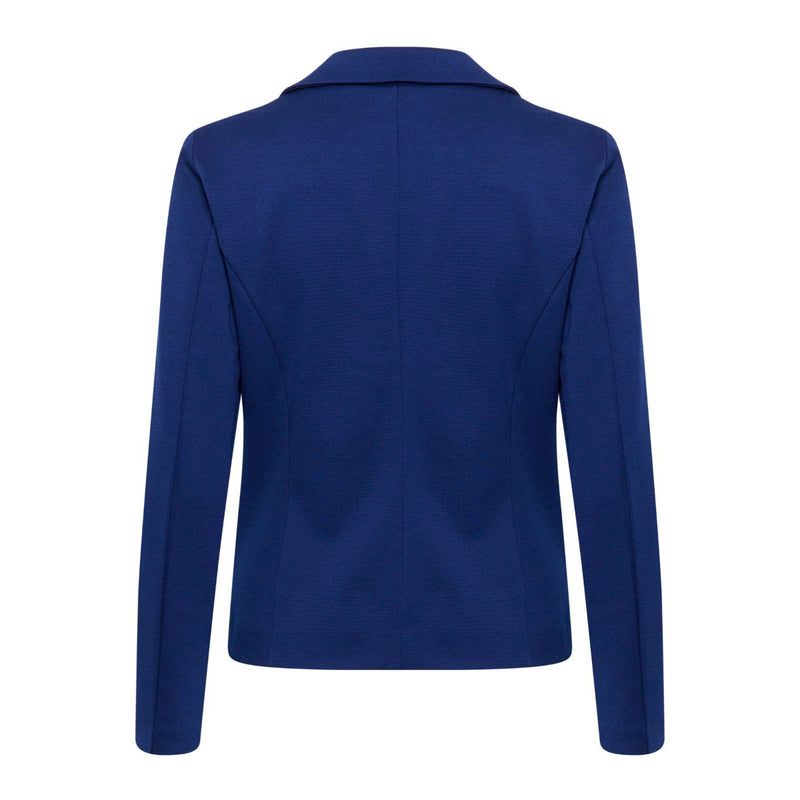 JENNY BLAZER BEACON BLUE


Klassisk blazer, fra&nbsp;Kaffe&nbsp;i den lækreste bløde og stækbare jersey kvalitet.&nbsp;
Den&nbsp;har et klassisk snit med almindeligt revers, to paspel lommer,&nbsp;skulderpuder samt en enkelt knap og matchende&nbsp;satinfoer.

Reverskrave, paspel lommer fortil og&nbsp;enkelt knap til lukning.
Blå
Fås i flere farver
Figursyet pasform

Størrelsesguide:&nbsp;Jenny blazeren er stor i størrelsen. Vi anbefaler at du vælger en størrelse mindre end du plejer.&nbsp;