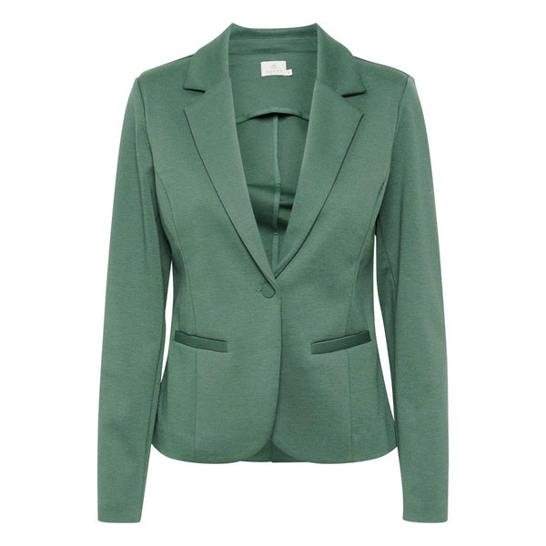 JENNY BLAZER GARDEN TOPIARY


Klassisk blazer, fra&nbsp;Kaffe&nbsp;i den lækreste bløde og stækbare jersey kvalitet.&nbsp;
Den&nbsp;har et klassisk snit med almindeligt revers, to paspel lommer,&nbsp;skulderpuder samt en enkelt knap og matchende&nbsp;satinfoer.

Reverskrave, paspel lommer fortil og&nbsp;enkelt knap til lukning.
Grøn
Fås i flere farver
Figursyet pasform

Størrelsesguide:&nbsp;Jenny blazeren er stor i størrelsen. Vi anbefaler at du vælger en størrelse mindre end du plejer.&nbsp;
