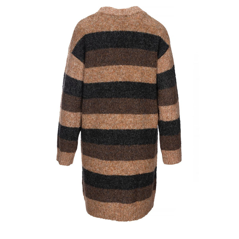 KEZIA KNIT CARDIGAN TOBACCO

&nbsp;Skøn lang stribet cardigan fra One two luxzuz. Cardiganen har lange ærmer og 2 praktiske lommer, 1 på hver side. Bundkanten og ærmerne&nbsp;afsluttes med en pæn ribkant.

Langeærmer, lommer og ribkant
Løs pasform
Grovstrikket

Stribet&nbsp;

Størrelsesguide: Cardiganen har en moderat løs pasform. Den er i onesize og passer en str. XS/34 til XXL/44