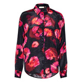farverig bluse med sort bundfarve og lyserødt print den har almindelig skjortekrave og er gennemknappet den har lange ærmer med fast manchet set forfra