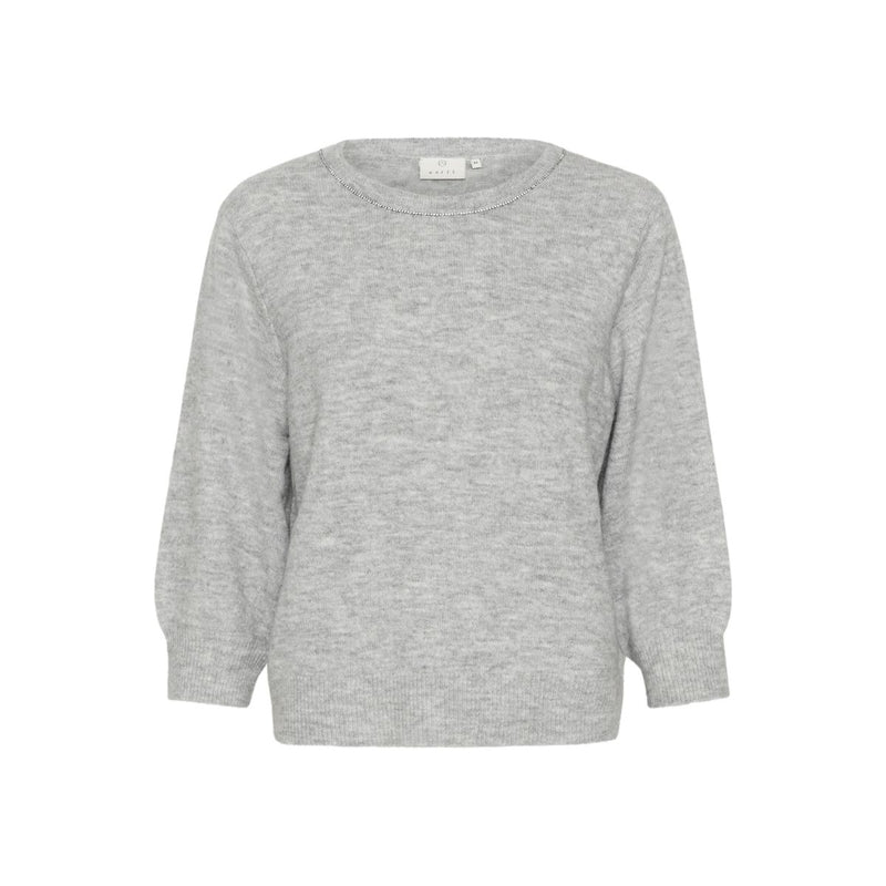 MERIDITH PULLOVER GREY MELANGE

Hvid strikket pullover fra&nbsp;Kaffe med et lille feminint touch i form af similisten ved den runde hals. Strikken har rund hals, 7/8 ærmer og er almindelig i størrelsen.

Rund hals og 7/8 ærmer
Hvid med similisten

Almindelig pasform
Fåes også i hvid

Størrelsesguide: Meridith Pullover&nbsp;er normal til rummelig i størrelsen.&nbsp;