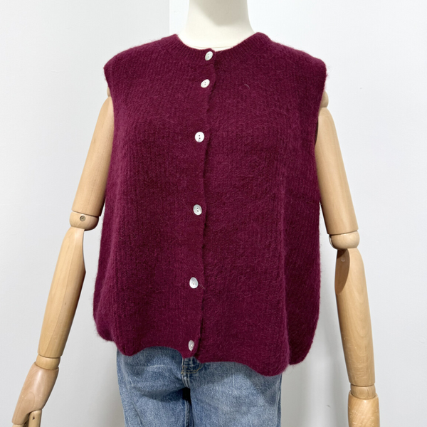 Molly sleeveless vest burgundy (Afsendes slut uge 35)