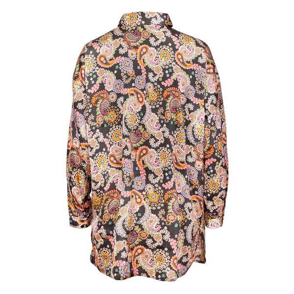 Sort skjorte med paisley print den er gennemknappet har almindelig skjortekrave og lange ærmer med fast manchet set bagfra
