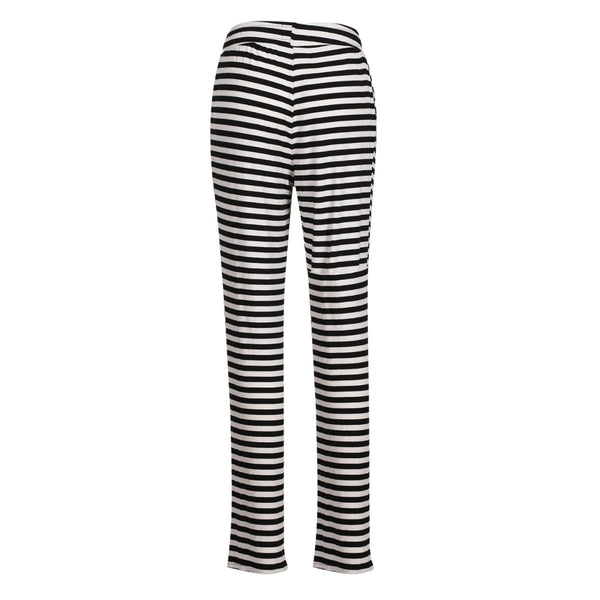 NATALIA STRAIGHT PANTS BLACK CREME STRIPE

Skønne, lækre og bare virkelig bløde rib/stribet bukser fra&nbsp;Liberté. Natalia straight pant har en bred elastik kant i livet med bindebånd og lommer. Natalia straight pant er i rib materiale med sort/hvide striber. Bukserne har lige op og ned ben. De har en normal løs pasform.


Bred elastik kant i livet, snøre og lommer

Stribet&nbsp;
Sort og hvid
Normal løs pasform
Findes bluse til

Størrelsesguide:&nbsp;Natalia straight pants er normal i størrelsen.