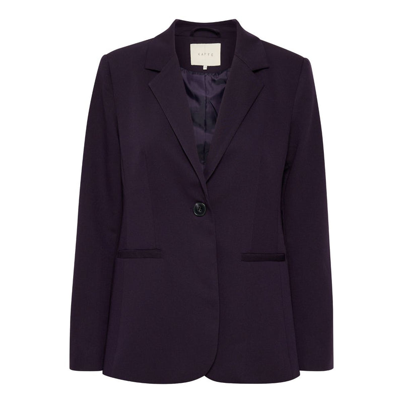 SAKURA BLAZER DAWN PURLE&nbsp;

Skøn halv lang blazer fra&nbsp;Kaffe i en flot mørke lilla farve. Sakura blazer er lavet i et lækkert kraftigt, men blødt materiale, har almindelig revers, en enkelt knap og paspel lommer fortil. Den har matchende satin foer. Helt perfekt til kjoler og til at pifte et par hverdags jeans op.&nbsp;


Revers, lange ærmer, skulderpuder, paspel lommer, slids bagpå (skal selv sprættes op) og matchende satin foer
Mørke lilla farve
Fås i flere farver
Løs pasform
Findes bukser til

St