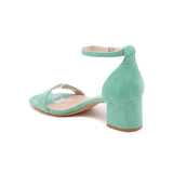 Sandal med hæl og rem lysegrøn
