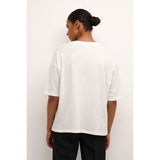 Klassisk hvid t-shirt med sort tekst den har rund hals og alm t-shirt ærmer set bagfra