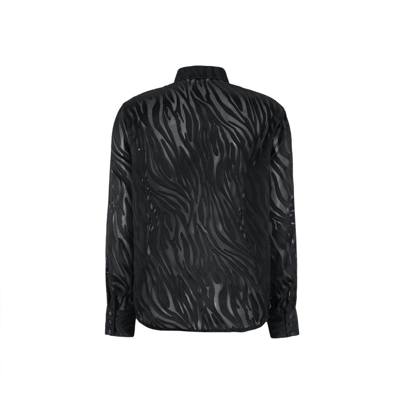 VALENTINE SHIRT BLACK

Klassisk, men smart zebra stribbet skjorte fra&nbsp;Soft Rebels. Skjorten er skabt med stående krave, faldede skuldre, buet kant, lange ærmer med manchetter og knaplukning og en skjult stolpe.&nbsp;

Skjorte krav, lange ærmer, gennem knappet, manchetter
Zebra print
Klassisk sort

Størrelsesguide: Valentine shirt er normale i størrelsen, så tag de størrelse du plejer.