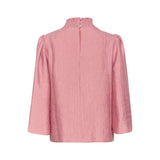 VICTORIA BLOUSE MESA ROSE

Meget smuk og feminin bluse fra Kaffe, i en flot rosa farve. Blusen har en smock hals, der lukkes med en knap bagpå, der er 7/8 ærmelængde med vide og med et lille puf ved skulderen.&nbsp;



Smock hals, 7/8 ærmer med et lille puf.
Rosa

Løs pasform


Størrelsesguide: Victoria Blouse er normal i størrelsen.&nbsp;