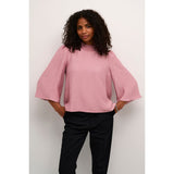 VICTORIA BLOUSE MESA ROSE

Meget smuk og feminin bluse fra Kaffe, i en flot rosa farve. Blusen har en smock hals, der lukkes med en knap bagpå, der er 7/8 ærmelængde med vide og med et lille puf ved skulderen.&nbsp;



Smock hals, 7/8 ærmer med et lille puf.
Rosa

Løs pasform


Størrelsesguide: Victoria Blouse er normal i størrelsen.&nbsp;