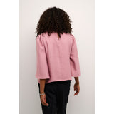 VICTORIA BLOUSE MESA ROSE

Meget smuk og feminin bluse fra Kaffe, i en flot rosa farve. Blusen har en smock hals, der lukkes med en knap bagpå, der er 7/8 ærmelængde med vide og med et lille puf ved skulderen.&nbsp;



Smock hals, 7/8 ærmer med et lille puf.
Rosa

Løs pasform


Størrelsesguide: Victoria Blouse er normal i størrelsen.&nbsp;