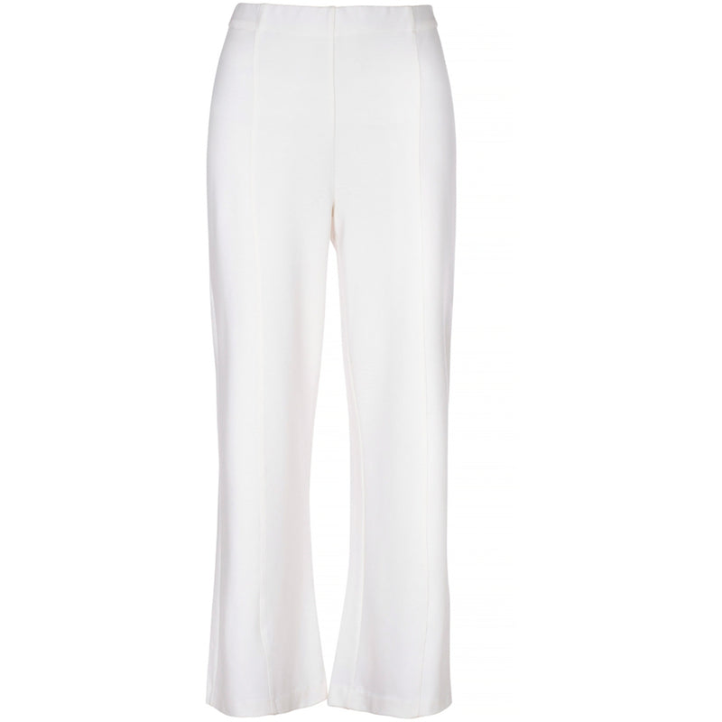 Klassiske hvide bukser med synlige syninger ned fortil elastik i livet og lige ben set forfra