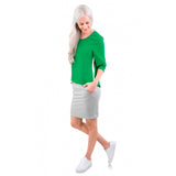 Lysegrå habit nederdel med hvide nålestriber og model