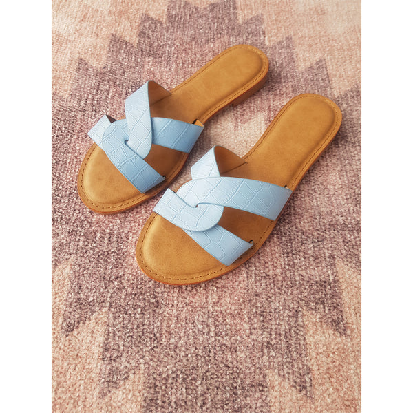Citere butik modnes Flad sandal med lyseblå rem – Byasbæk