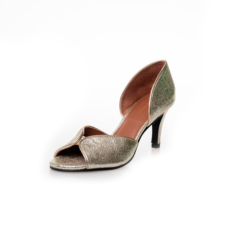 Smuk guld stilet fra Copenhaen shoes set fra siden