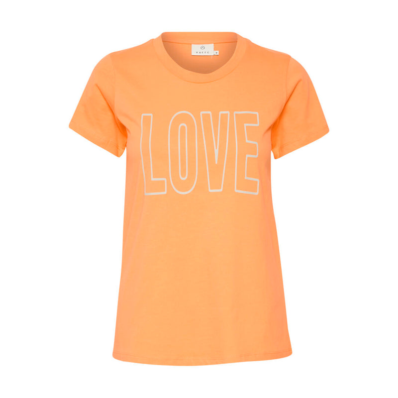 Orange t-shirt med rund hals og korte ærmer og teksten love henover brystet set forfra