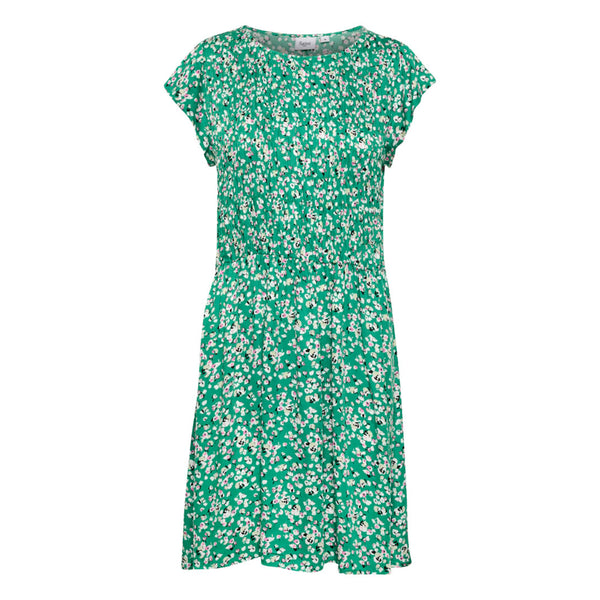 Grøn kjole med korte ærmer og overskæring i taljen printet er småblomstret set forfra
