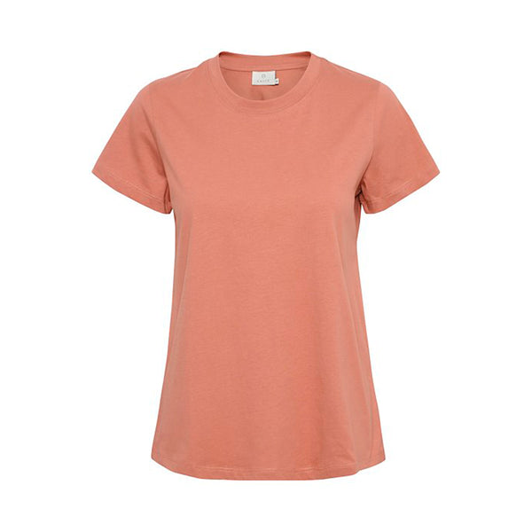 Basis t shirt fra Kaffe i en brændt orange farve med rund hals og korte ærmer set forfra