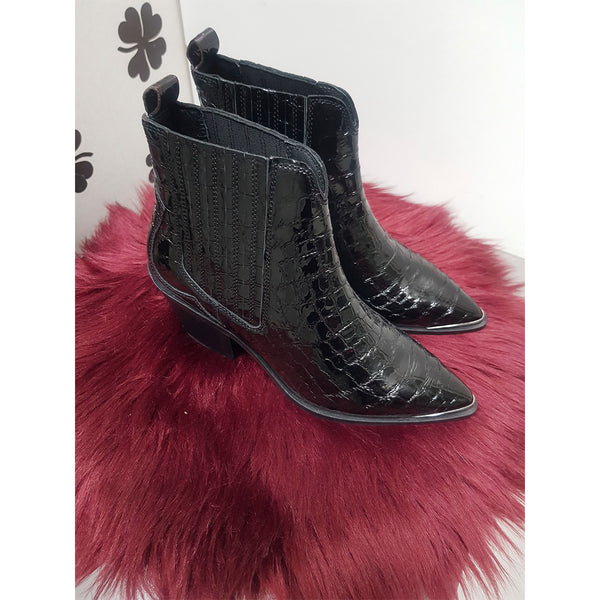 Stage boot black